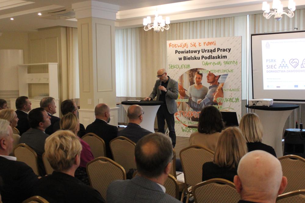 Zdjęcie galerii artykułu:  - Seminarium - Rozwój jako zmienna wpisana  w rzeczywistość_3